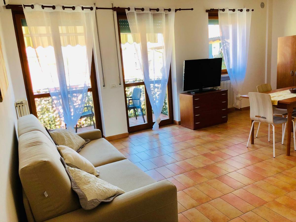 Appartamento Peschiera - Zona Ospedale Pederzoli Песк'єра-дель-Гарда Екстер'єр фото