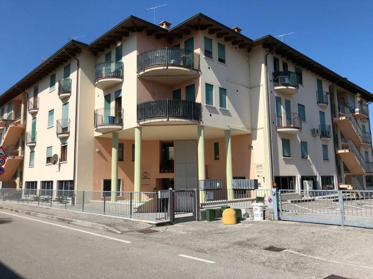 Appartamento Peschiera - Zona Ospedale Pederzoli Песк'єра-дель-Гарда Екстер'єр фото
