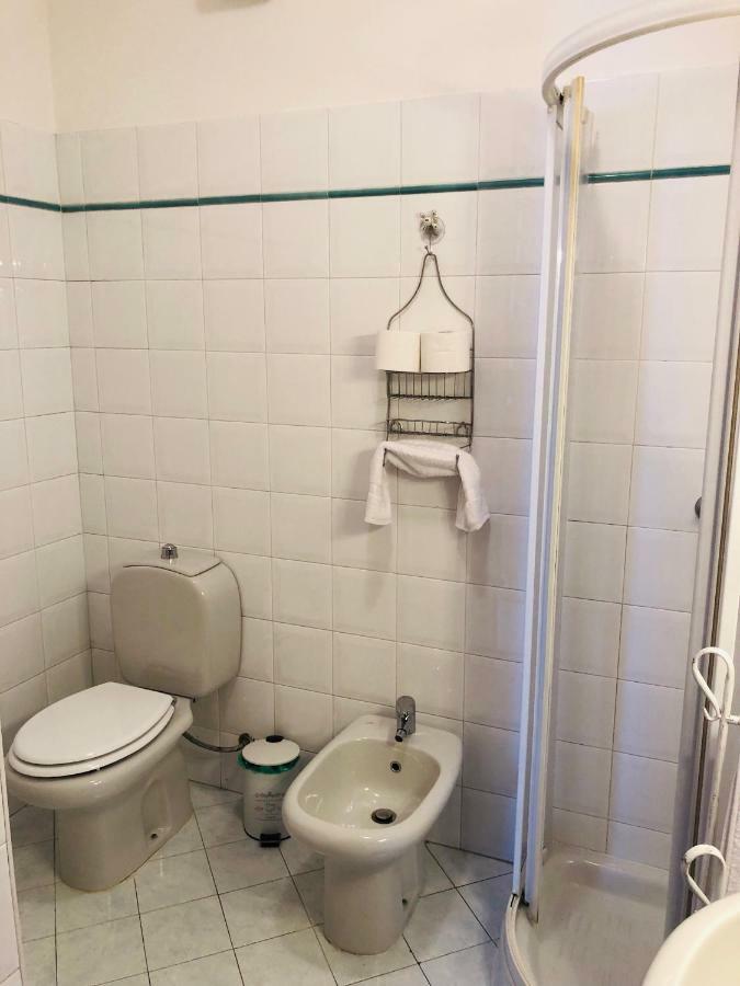 Appartamento Peschiera - Zona Ospedale Pederzoli Песк'єра-дель-Гарда Екстер'єр фото